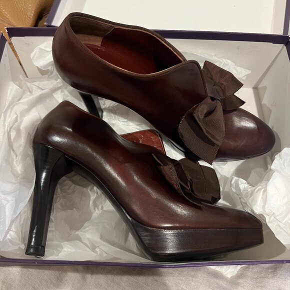 Ralph Lauren Leather Heels w/ Bow, Brown/Dark Oak Burnished Calf (Includes Box) - Picture 1 of 5
